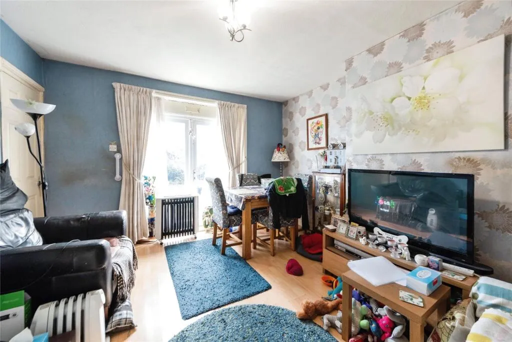 3 bed End of Terrace