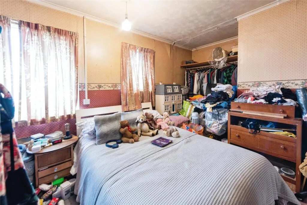 3 bed End of Terrace