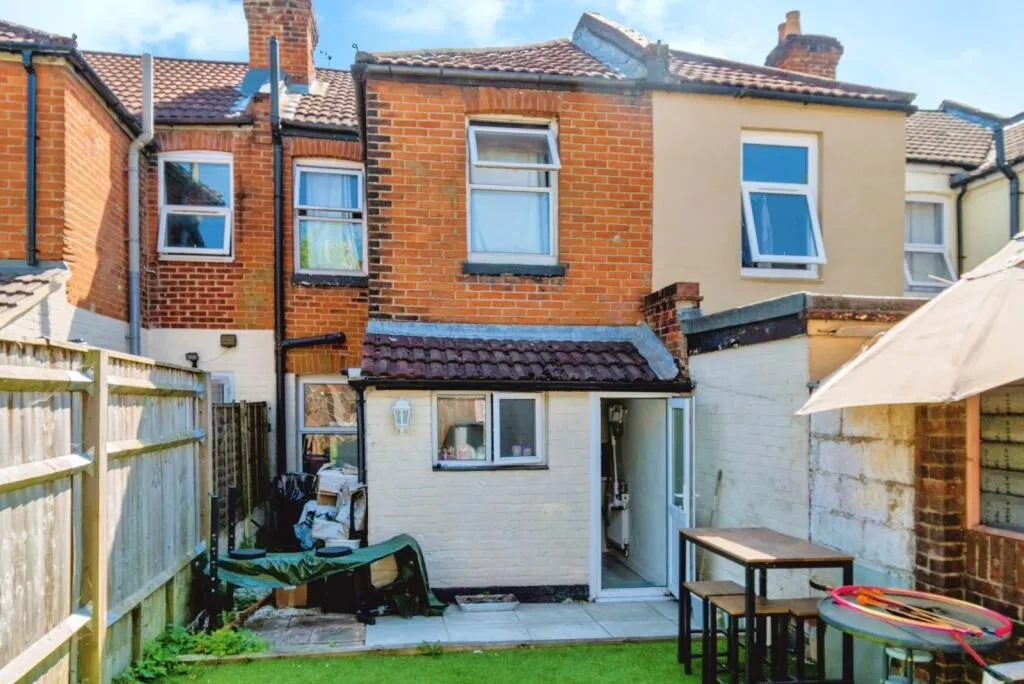 3 bed Terraced
