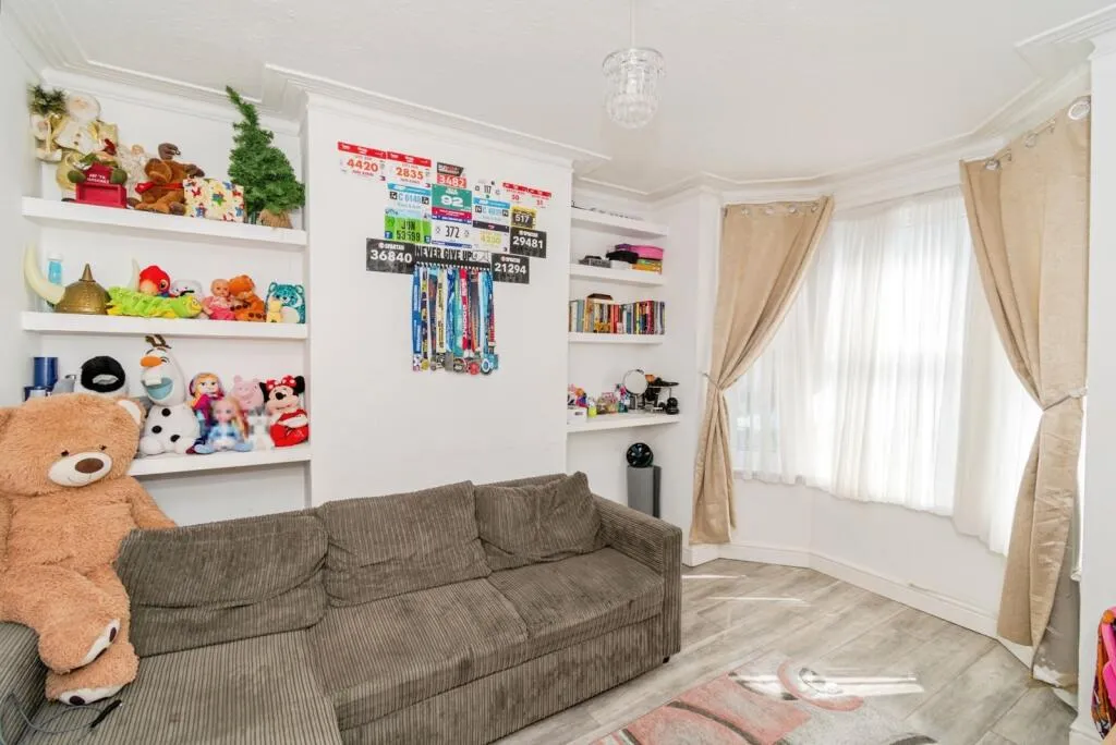 3 bed Terraced