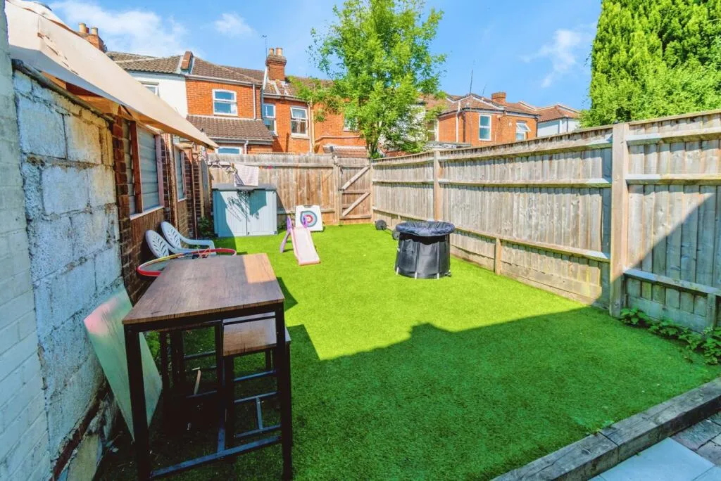 3 bed Terraced
