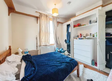 5 bed Detached