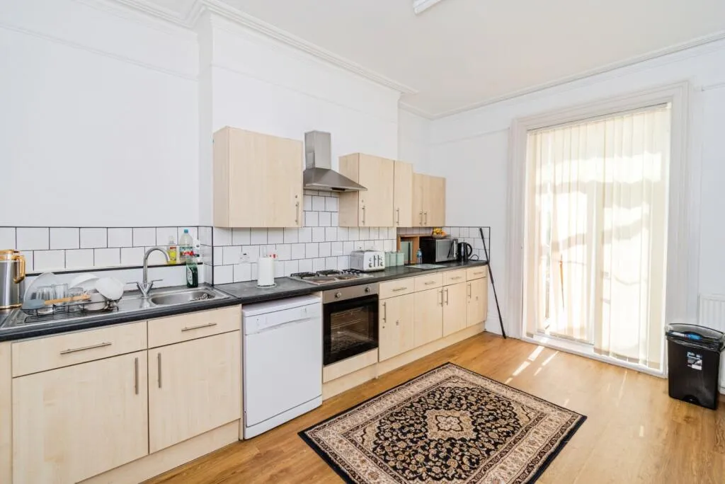 4 bed Semi-detached Villa