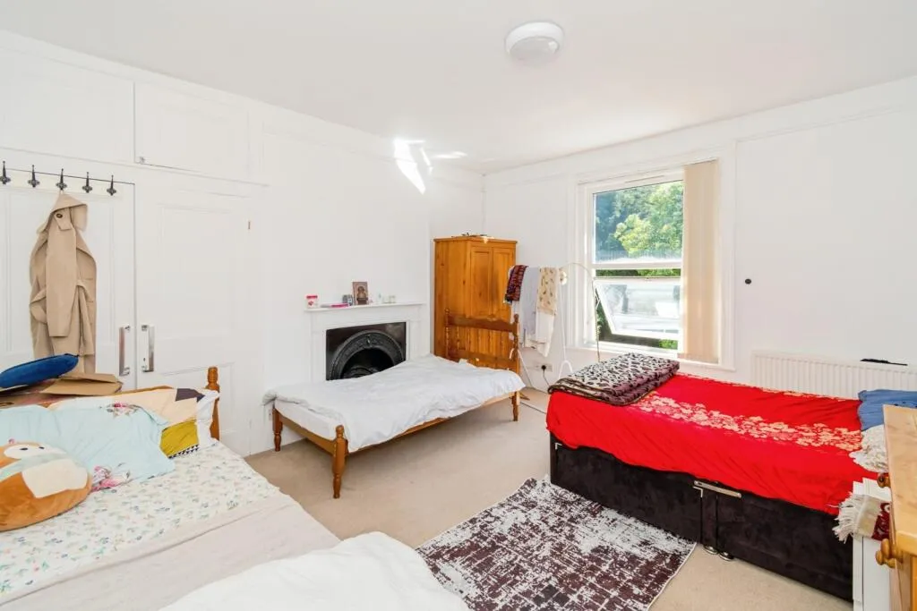 4 bed Semi-detached Villa