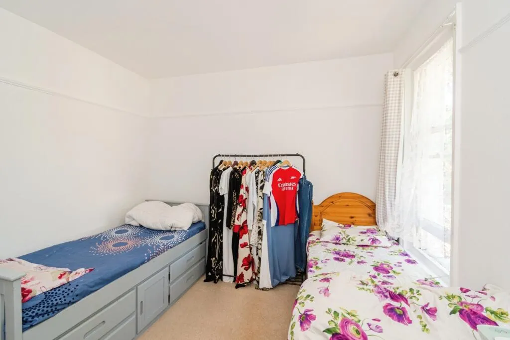 4 bed Semi-detached Villa