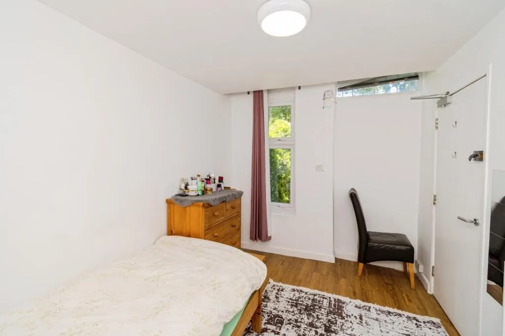 4 bed Semi-detached Villa