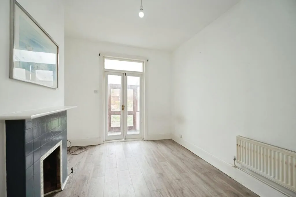 3 bed Terraced