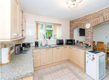 4 bed Detached Bungalow