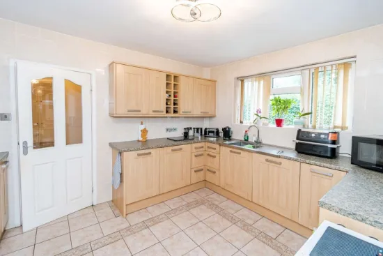 4 bed Detached Bungalow