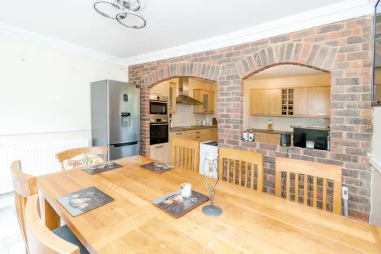 4 bed Detached Bungalow