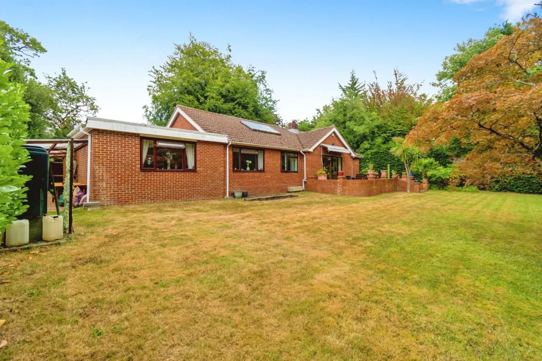 4 bed Detached Bungalow