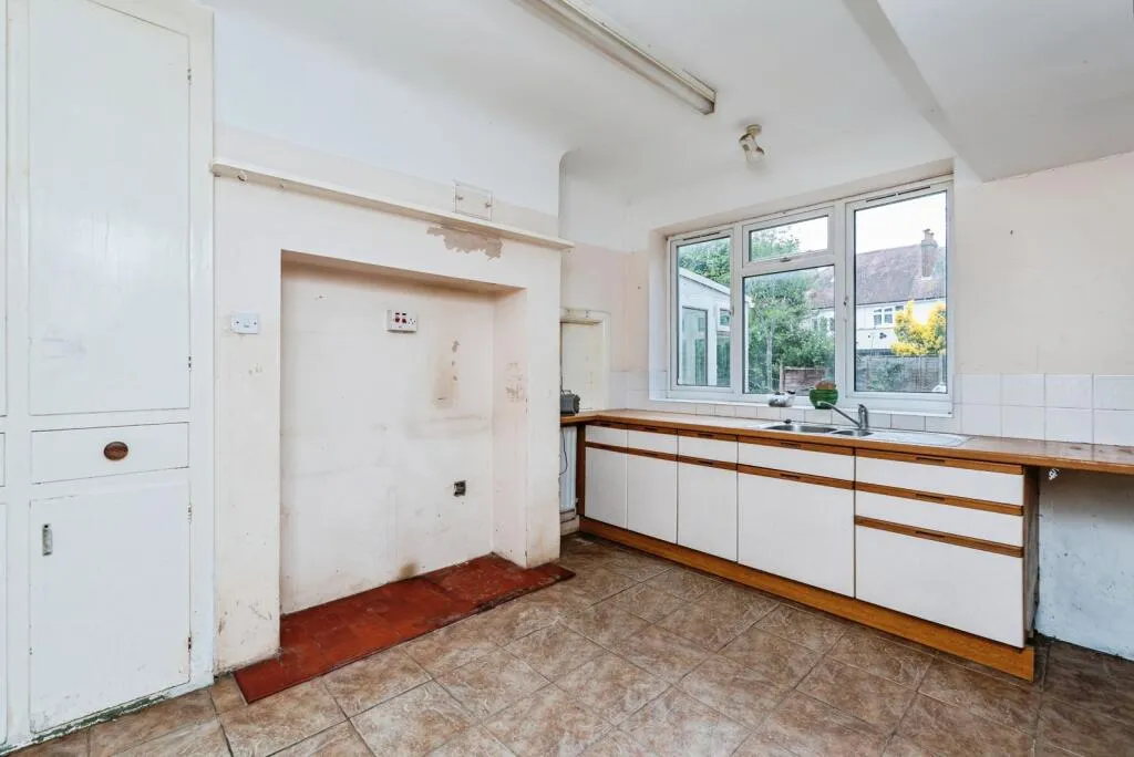5 bed Semi-Detached