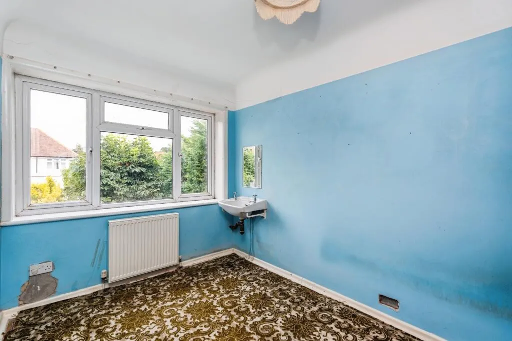 5 bed Semi-Detached