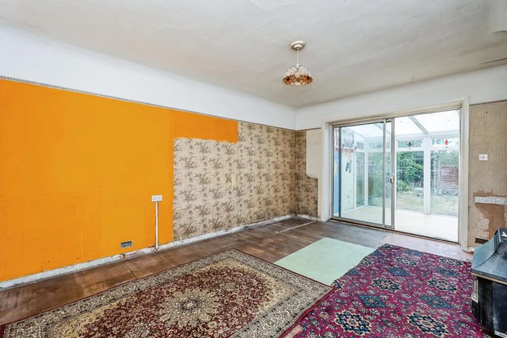 5 bed Semi-Detached