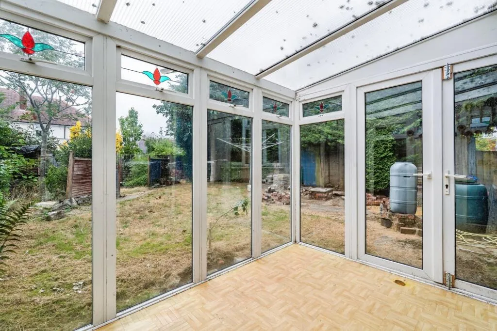 5 bed Semi-Detached