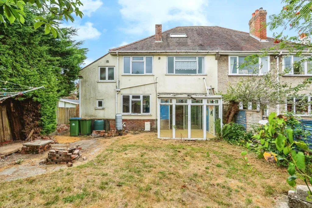5 bed Semi-Detached