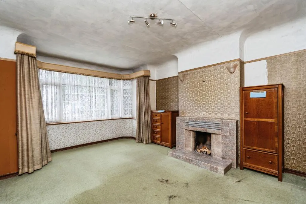 5 bed Semi-Detached
