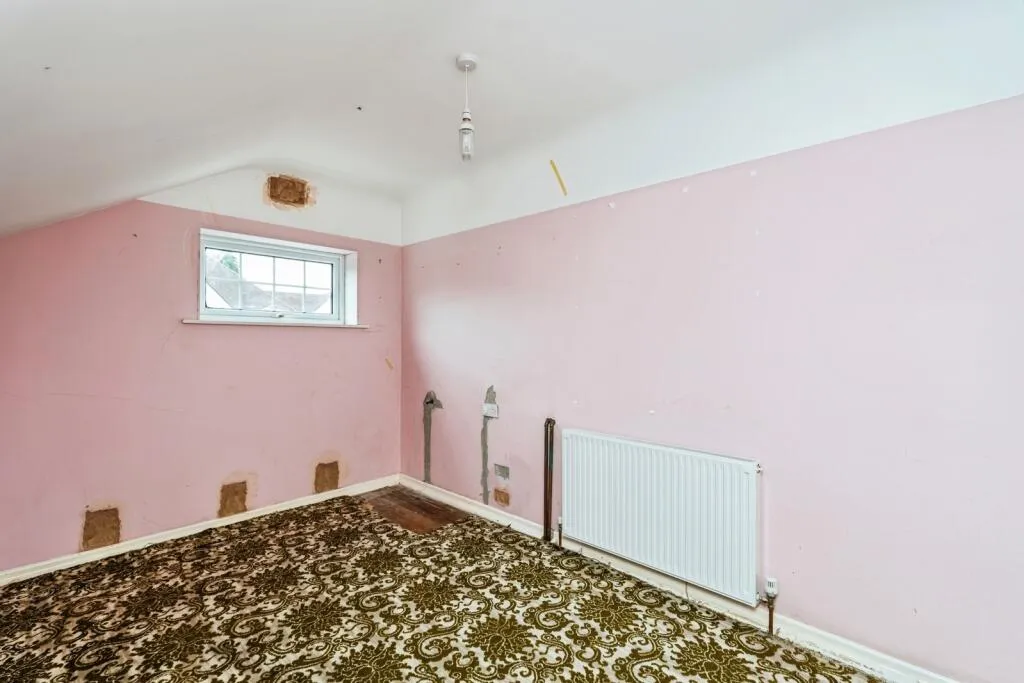 5 bed Semi-Detached