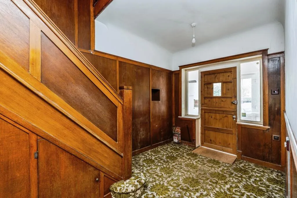5 bed Semi-Detached