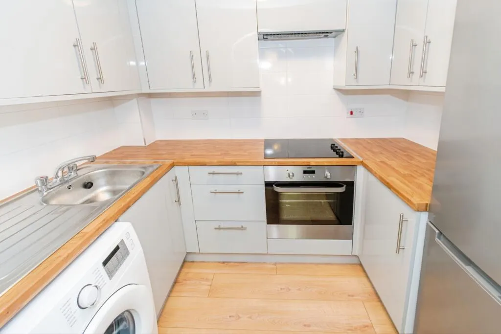 1 bed Ground Flat