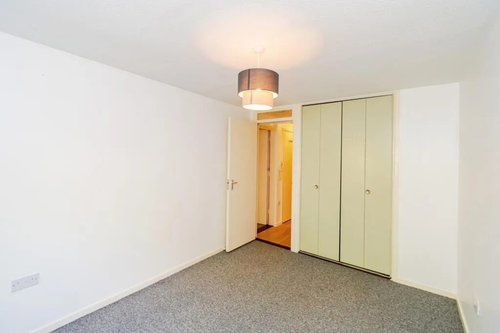 1 bed Ground Flat