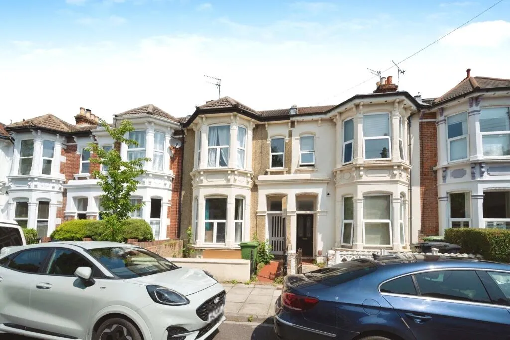 4 bed Terraced
