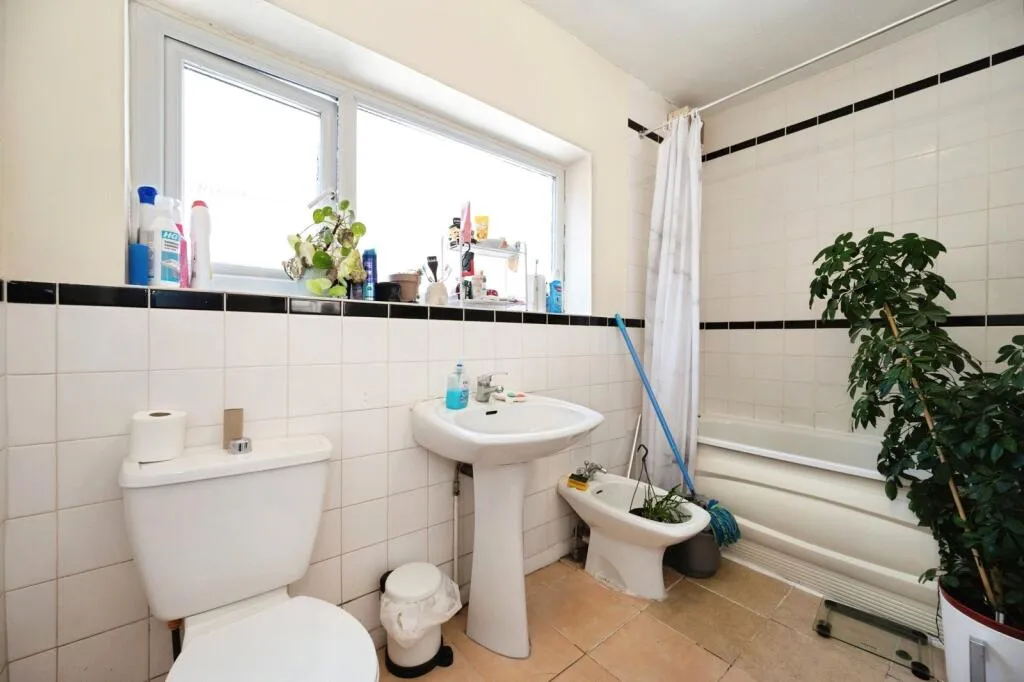 4 bed Terraced
