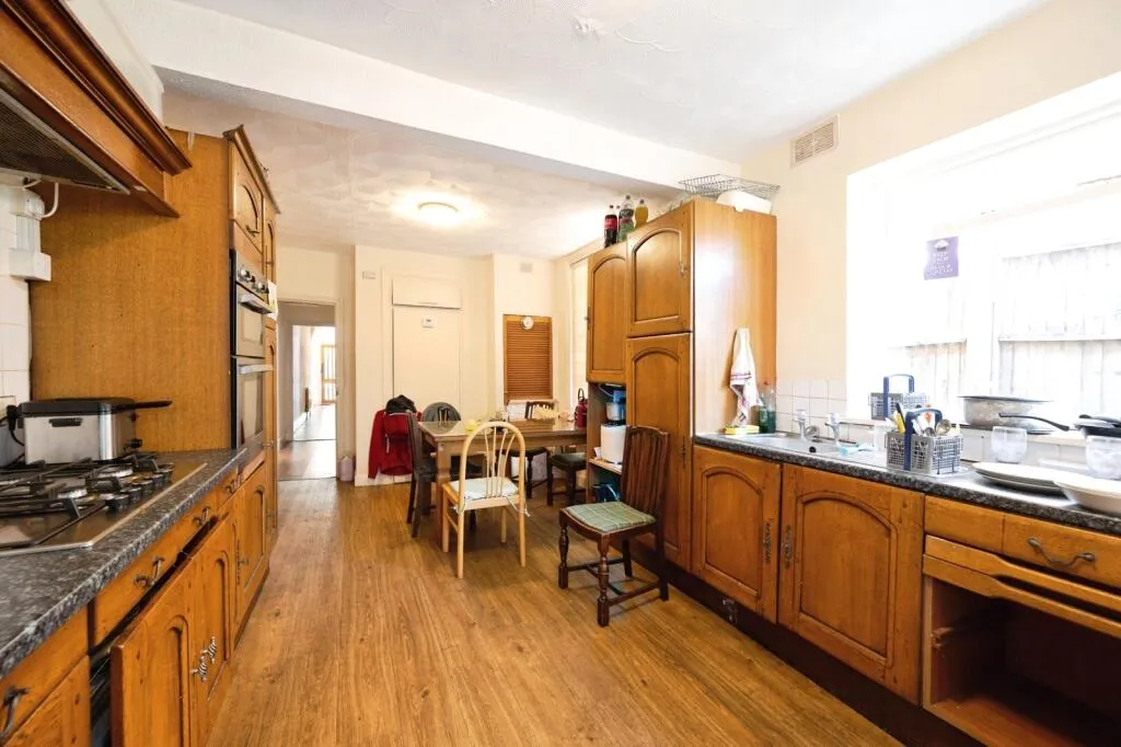4 bed Terraced