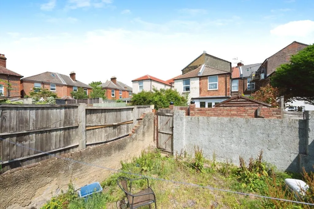 4 bed Terraced