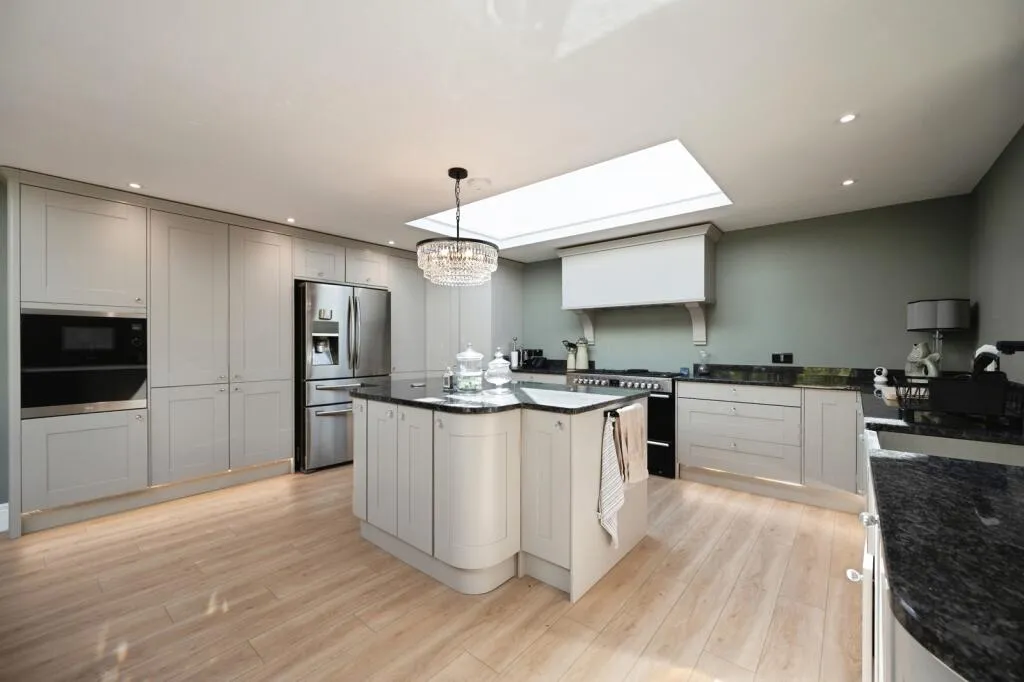 4 bed Detached