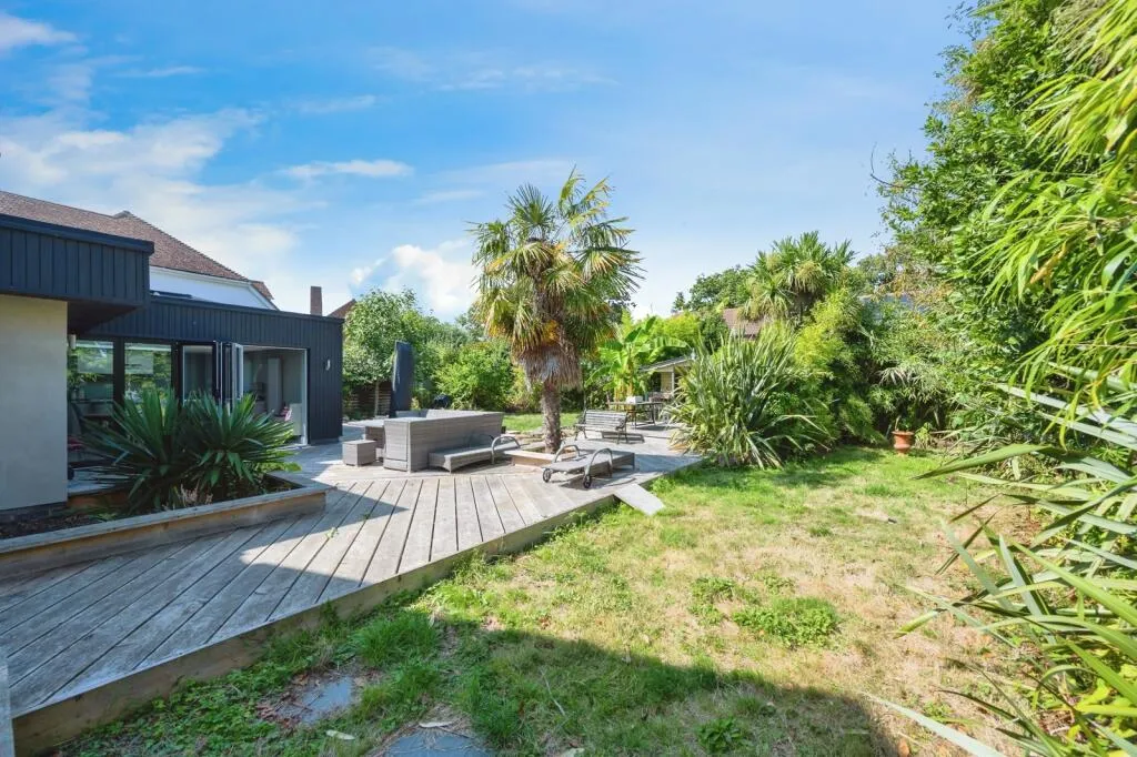 4 bed Detached