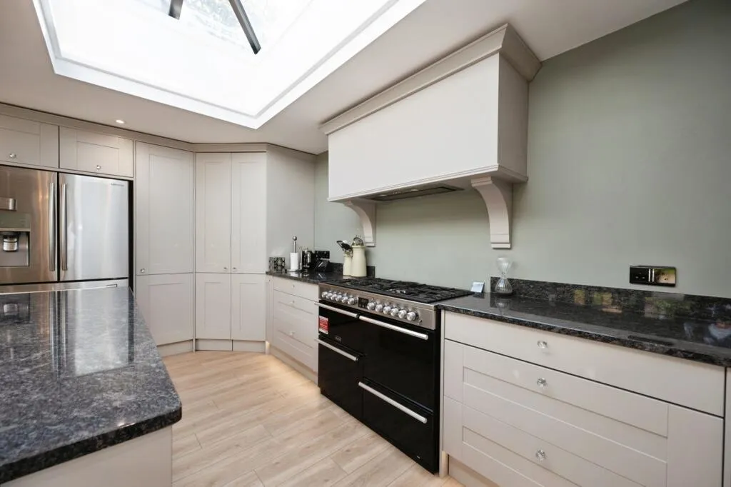 4 bed Detached