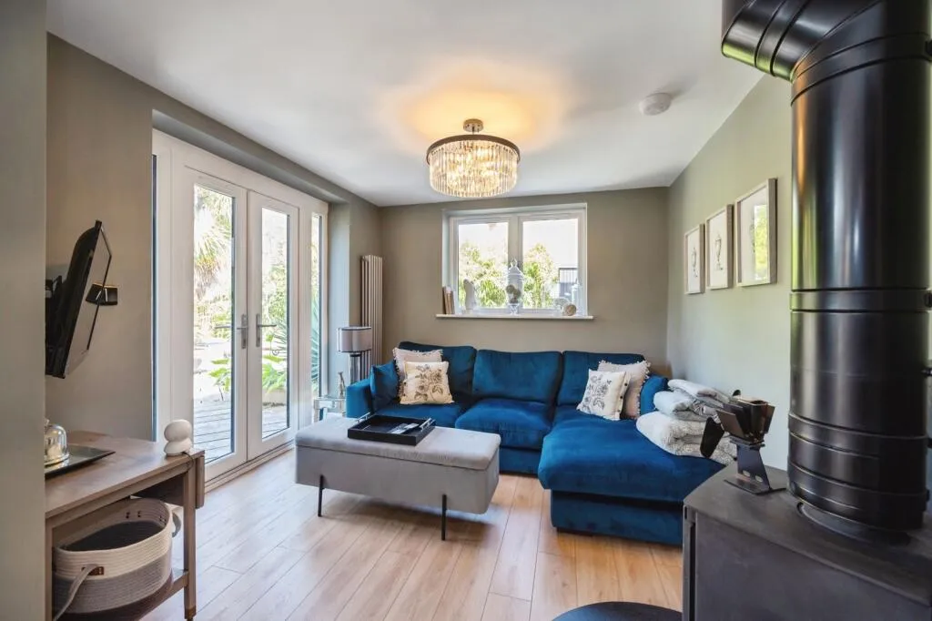 4 bed Detached