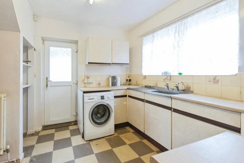 3 bed End of Terrace