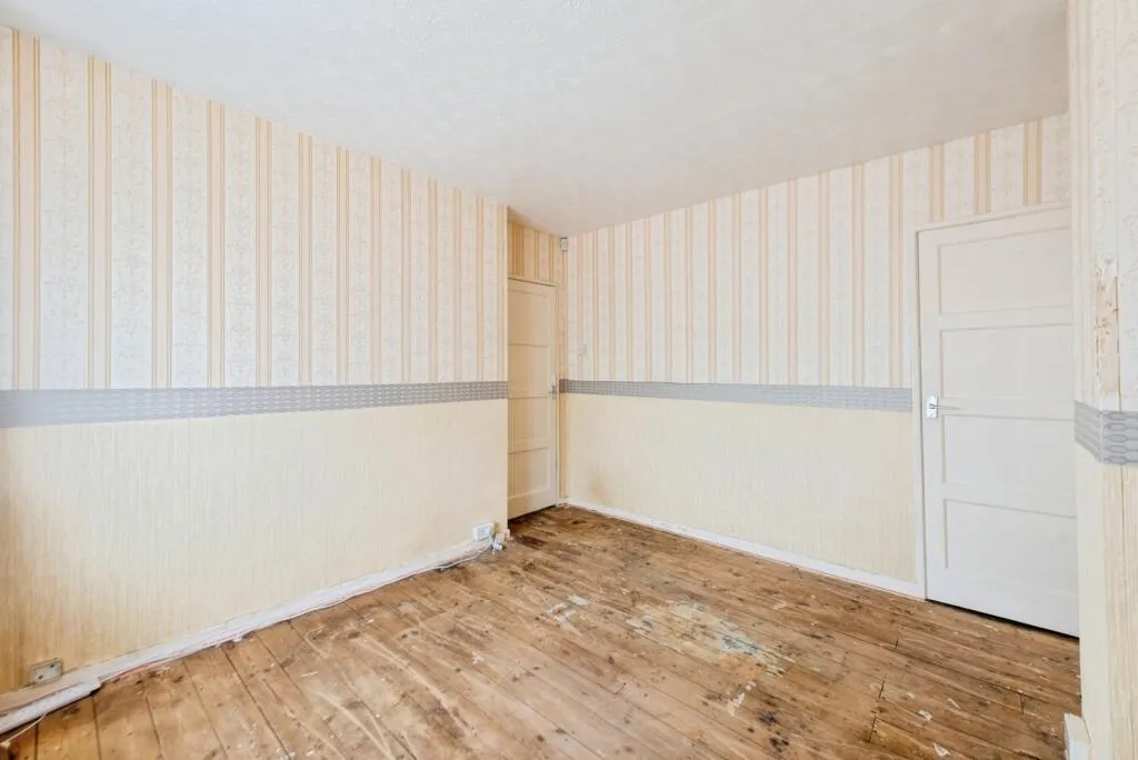 3 bed End of Terrace