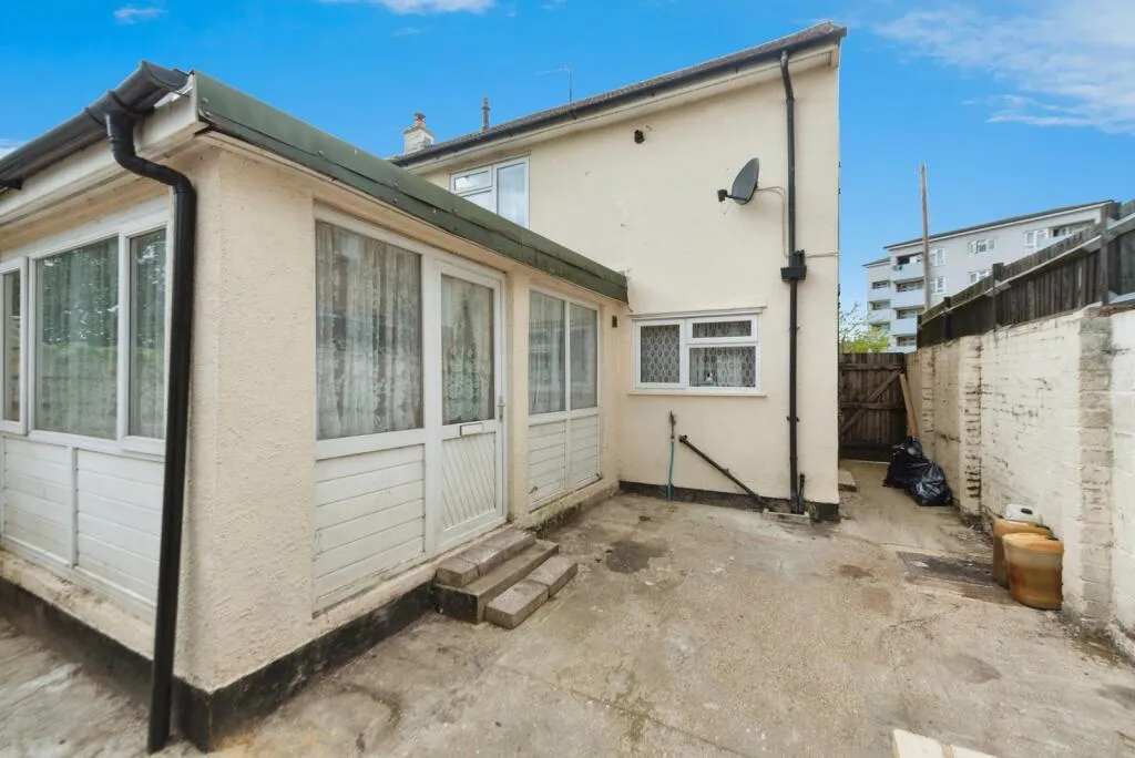 3 bed End of Terrace