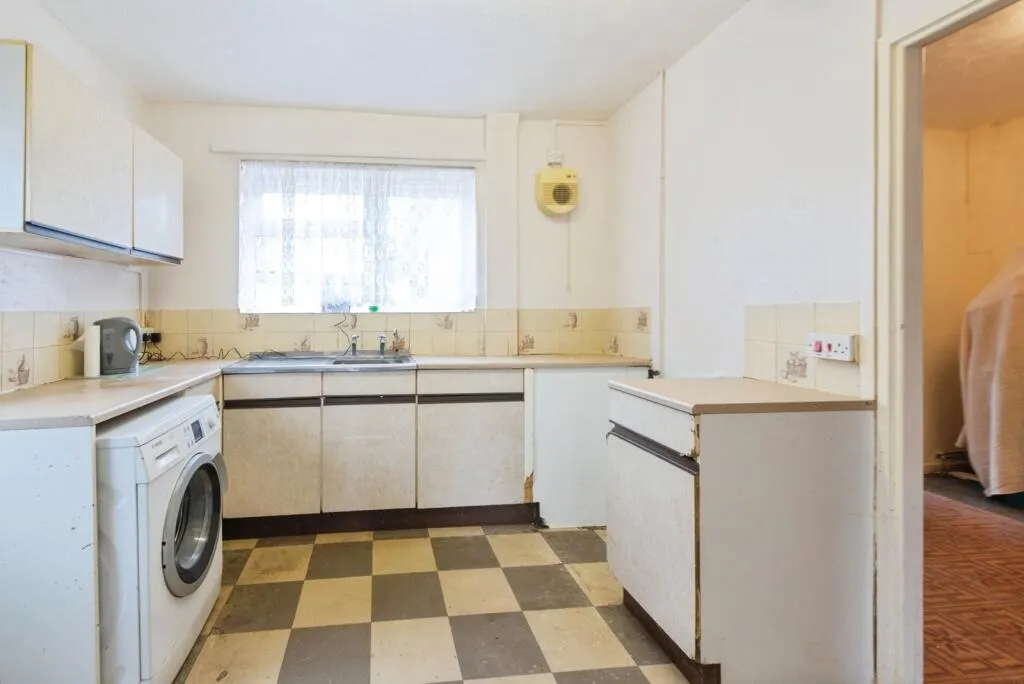 3 bed End of Terrace