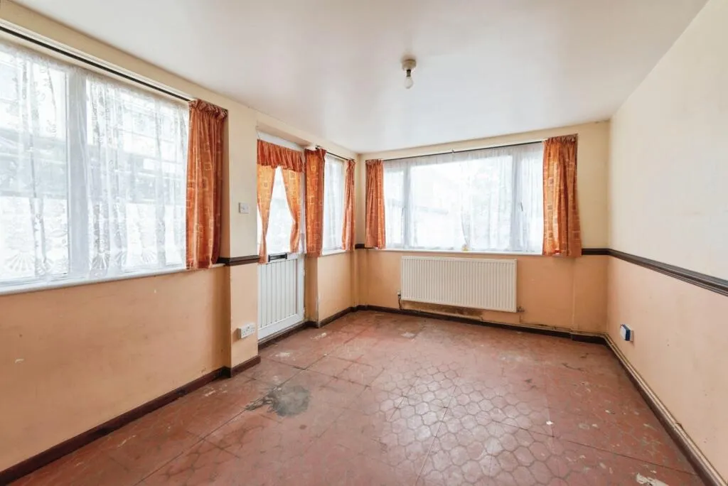 3 bed End of Terrace