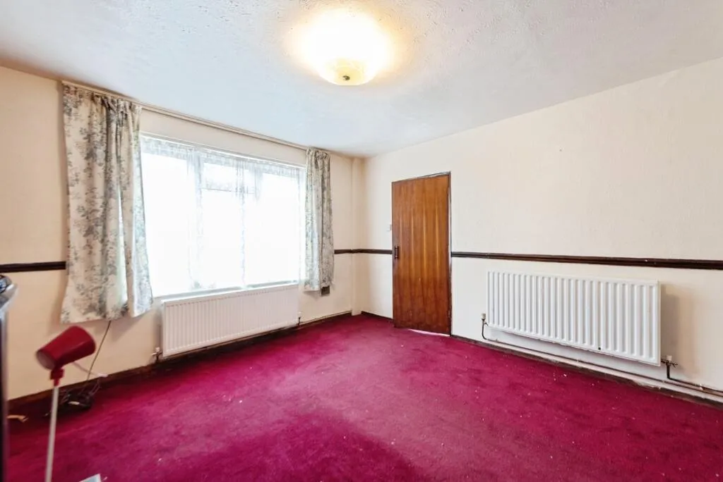 3 bed End of Terrace