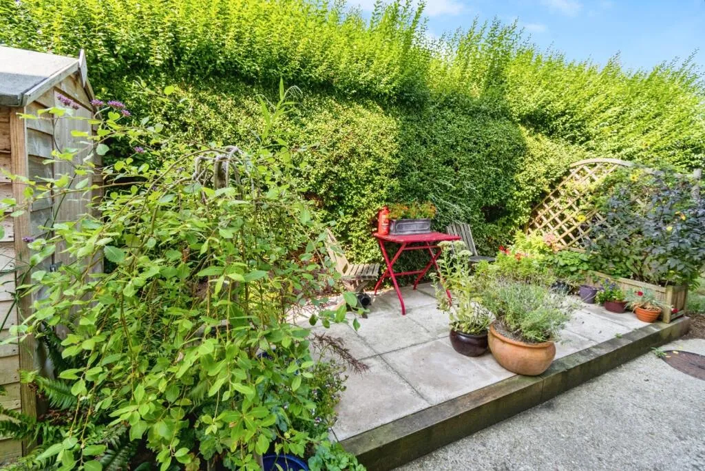 1 bed Ground Maisonette