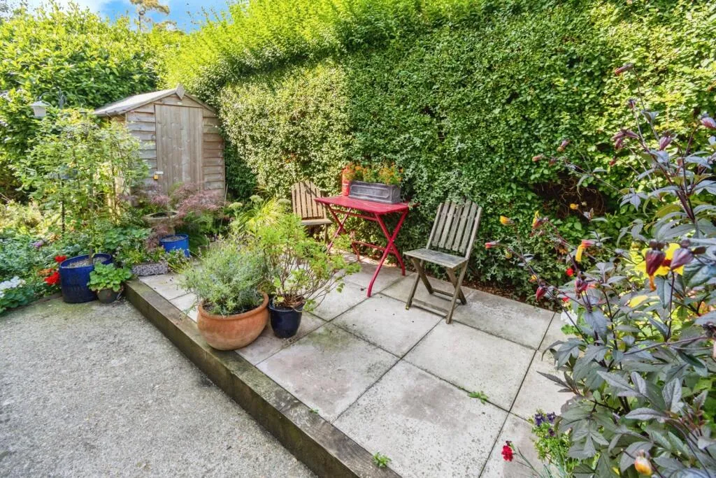 1 bed Ground Maisonette