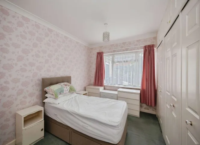 2 bed Semi-Detached Bungalow
