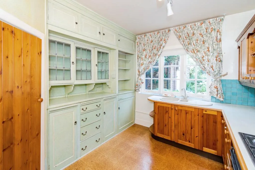 4 bed Terraced