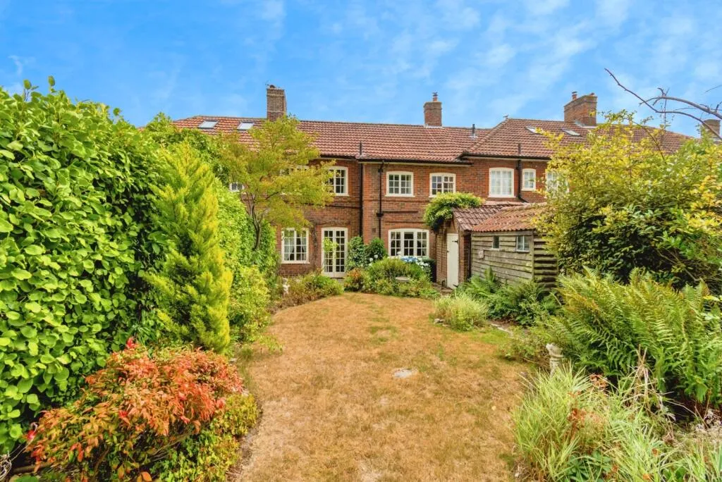 4 bed Terraced