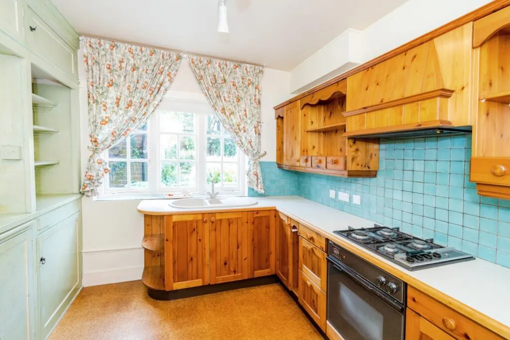 4 bed Terraced