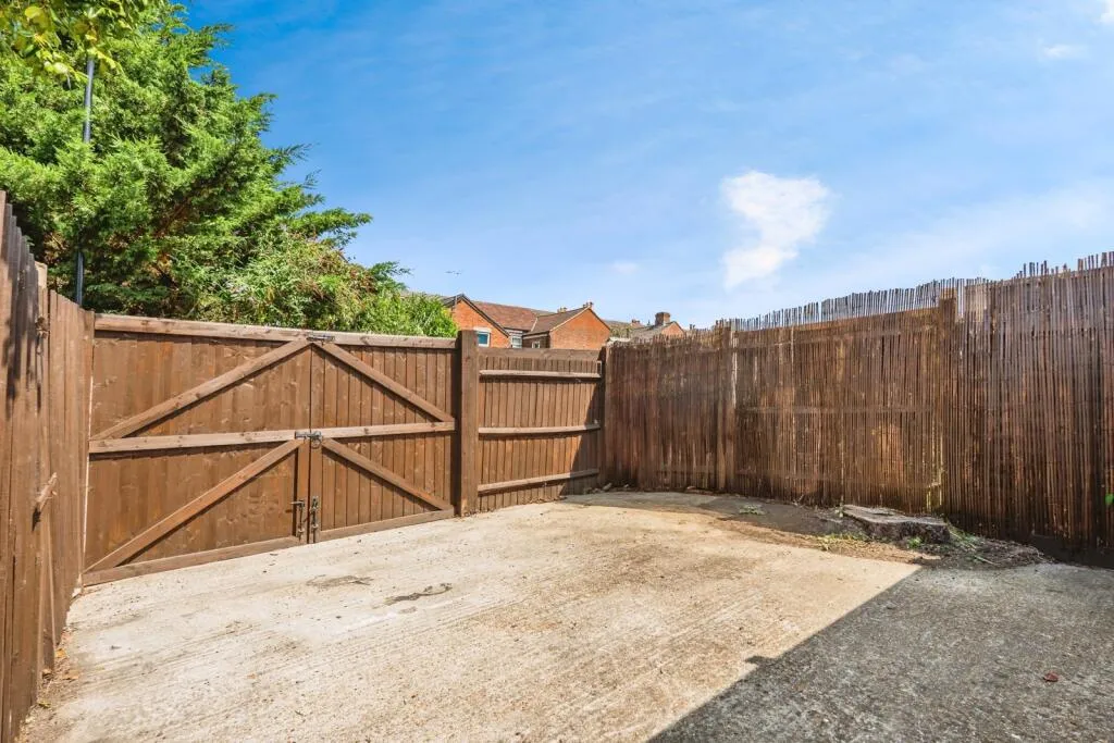 2 bed Terraced