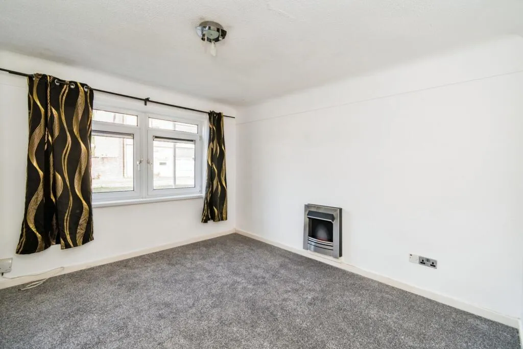 1 bed Ground Flat