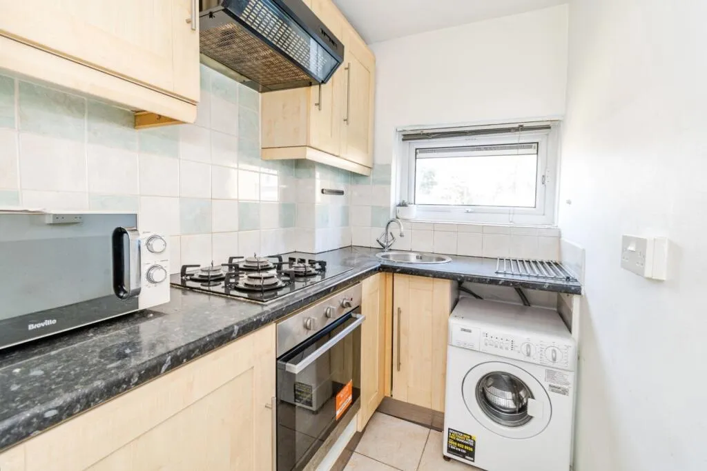 1 bed Ground Flat