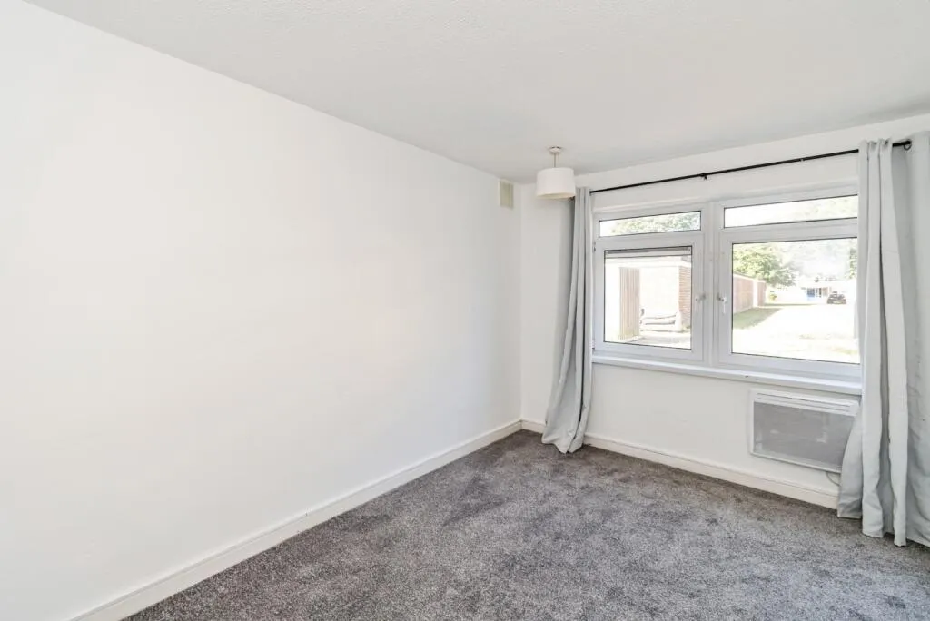 1 bed Ground Flat