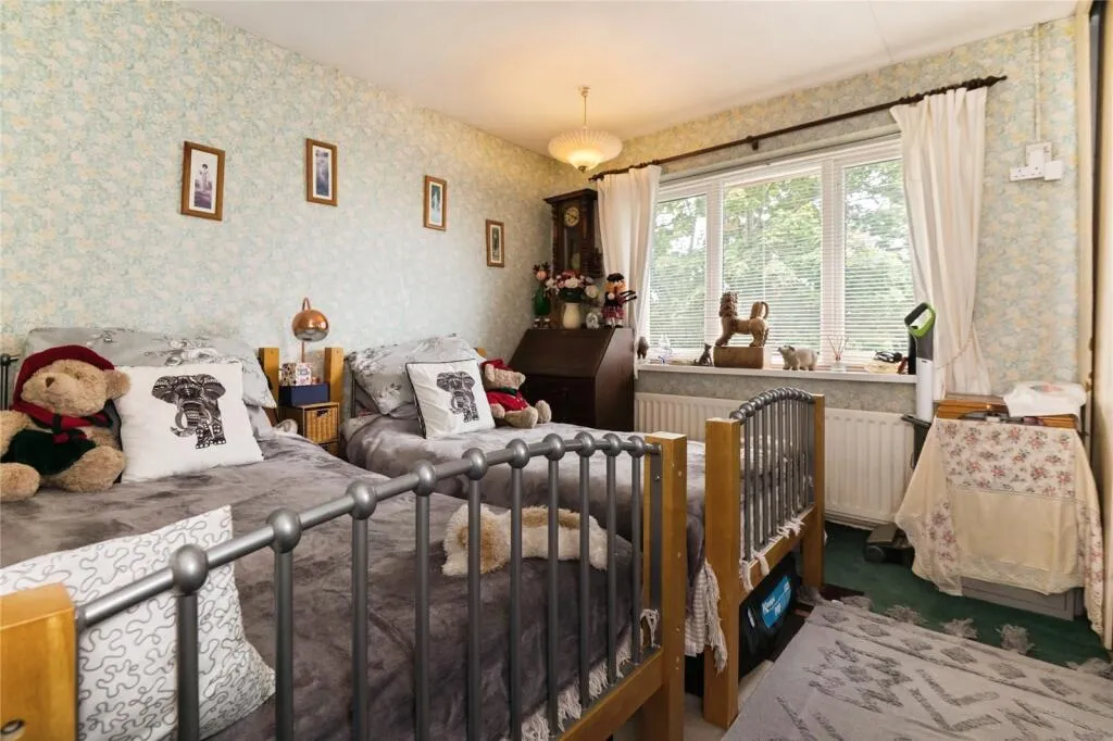 3 bed End of Terrace